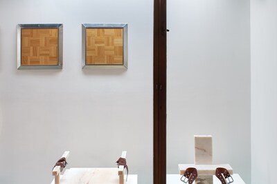 b, Dozie Kanu, Details, 02