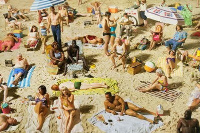 1.AP_Crowd-#3_Pelican_Beach_2013_PRESS