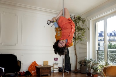 everyth!ng 001 Michella Bredahl and Lotta Volkova Pole Dance