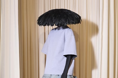 BALENCIAGA 53RD COUTURE LOOK 1 FRONT_KHADIM