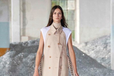 Burberry Spring_Summer 2022 Womenswear Presentatio