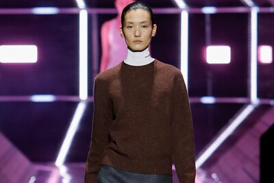 04_PradaDonnaFW22_Lina Zhang