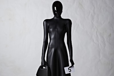 BALENCIAGA 51 COUTURE LOOK 5_AWAR ODHIANG