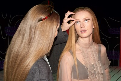 Daniel Arnold, Pre-show photograph of Gigi Hadid a