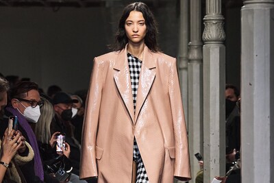 Ala&#239;a Summer-Fall show collection Pieter Mulier