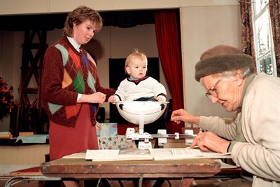 low Baby weighing at the Women’s Institute_Chew St