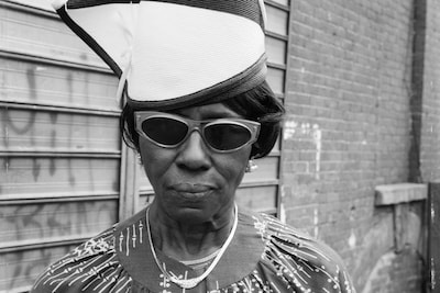 Dawoud Bey. ‘A Woman at Fulton Street and Washington Avenue’