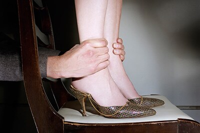 1465-07P-JAC-G7P-WOMANONCHAIR
