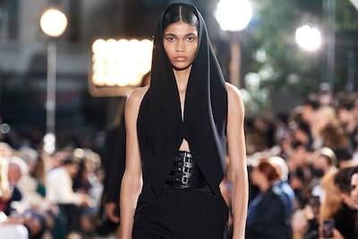 Ala&#239;a Winter/Spring 2022 Pieter Mulier
