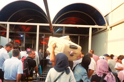 5 - Line at the King Hussein _ Allenby Bridge (Jor