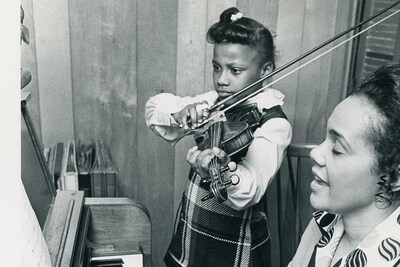 Moneta Sleet Jr - Courtesy Johnson Publishing Comp
