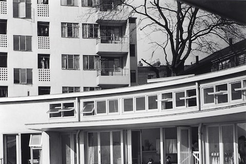 8.-Strange-and-Familiar.-Edith-Tudor-Hart