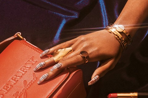 NBV_003_RAQUEL_1_IV_BURBERRY