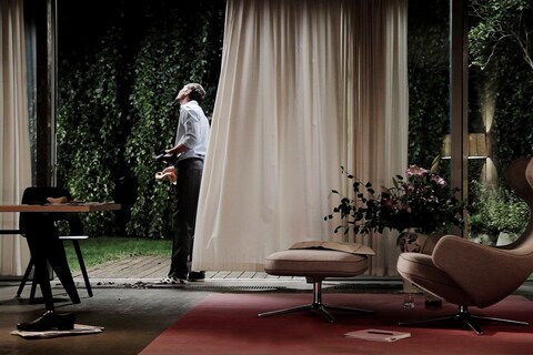 Grand Repos &amp; Ottoman (2011)