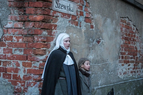 20150209_AnnaWloch_0308-1-0-2000-0-1125-crop