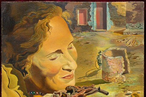 4.-Salvador-Dalí.-Retrat-de-Gala-amb-dues-costell