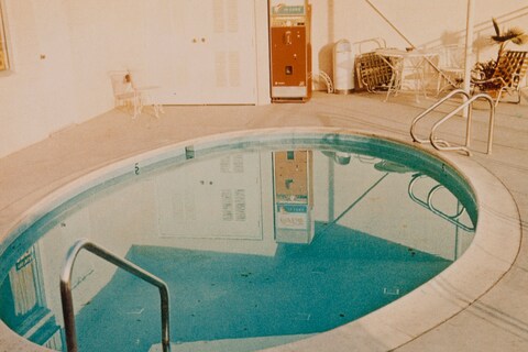 ART_RuschaE_2013_16_7_001_300dpi