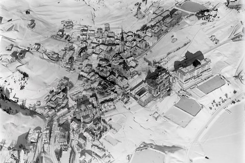 Swissair-Luftbilder_p103-Andermatt