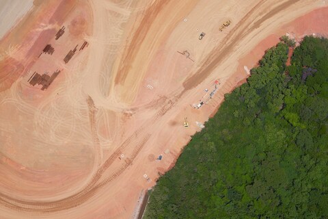 Giles Price - Morar Olimpiadas - Site clearing for