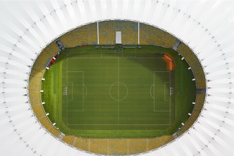 Giles Price - Morar Olimpiadas - The Maracana Stad