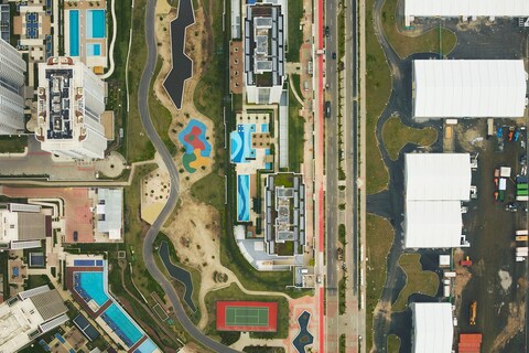 Giles Price - Morar Olimpiadas - The newly built O