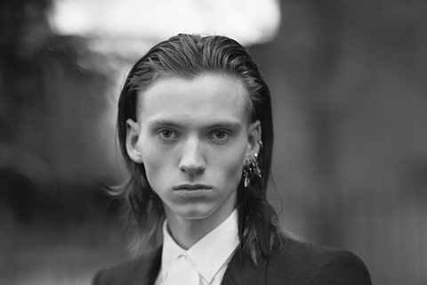 AMQ AW17 1