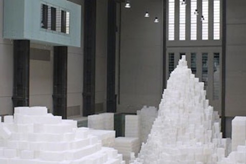 Rachel Whiteread, EMBANKMENT, 2005