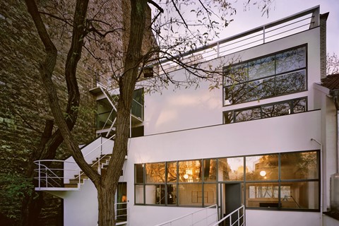 P 145 Maison atelier planeix