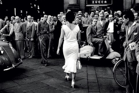 6_Mario-De-Biasi_Gli-Italiani-si-voltano_1954_copy