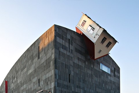 House Attack, Erwin Wurm, 2006