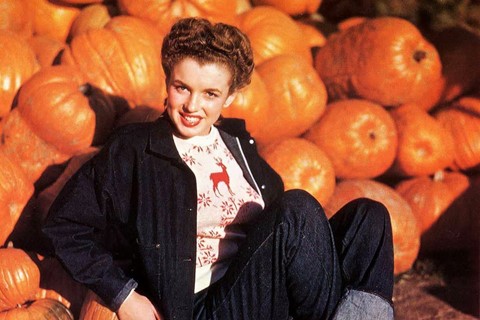 Marilyn Monroe hanging out in a pumpkin patch, 1945