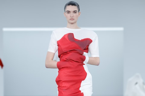 ISSEY MIYAKE_AW25_RUNWAY_01