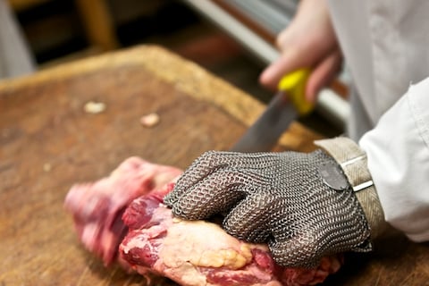 The class cutting up oxtails