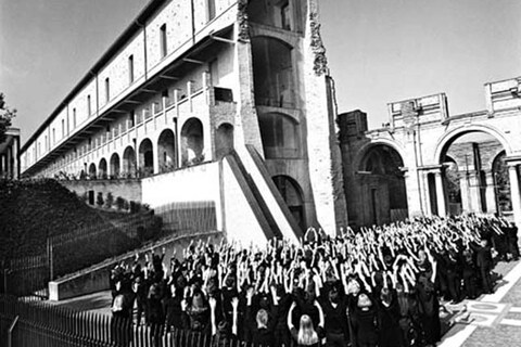 Helmut Newton, Castello di Rivolli Turin, 1998