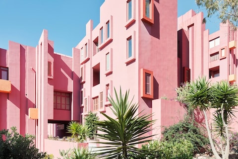 Ricardo Bofill architect La Muralla Roja