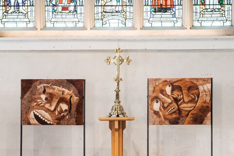 orfeo-tagiuri-the-stations-of-the-cross-installati