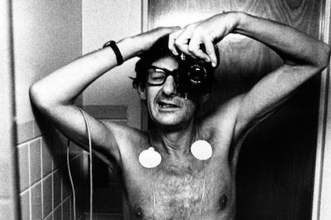 Helmut Newton, Self-portrait during an electrocardiogram, Le