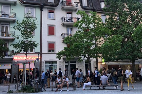 Z&#252;rich City Guide Ana Kinsella