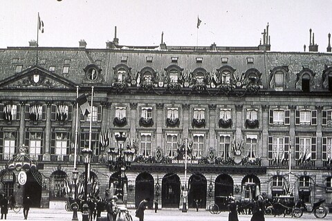 The Price of Wales visiting The Ritz Paris in 1907