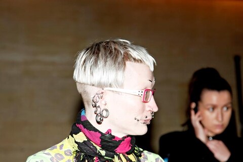 Hair Stylist backstage at Aminaka Wilmont, Photography by Th