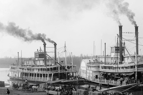 A Mississippi landing, Vicksburg, glass negative, 1900–1906,