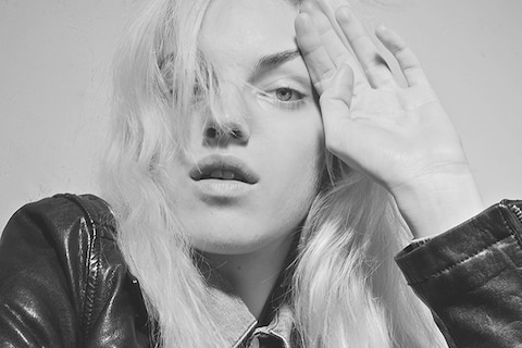 Naomi Preizler in BLK DNM