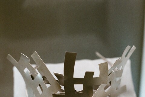 Grid Tiara set in 18K white gold, designed by Frank Gehry fo