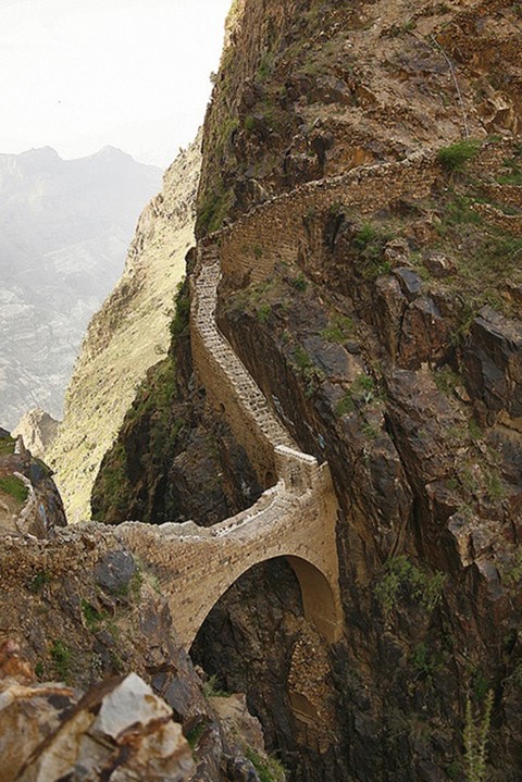 Shaharah bridge, Yemen