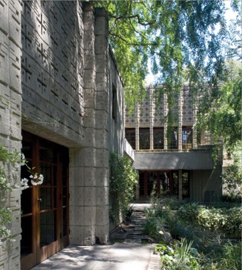 Millard House, view from guesthouse to main house