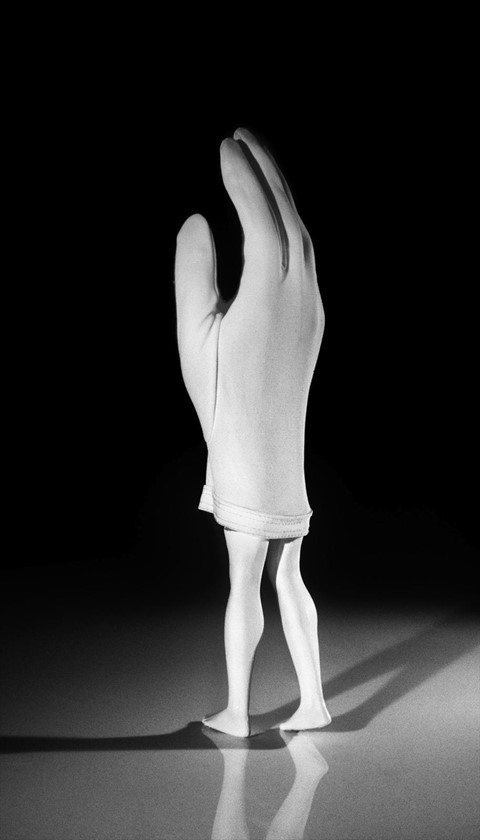 Laurie Simmons, Walking Glove, 1991, 2014