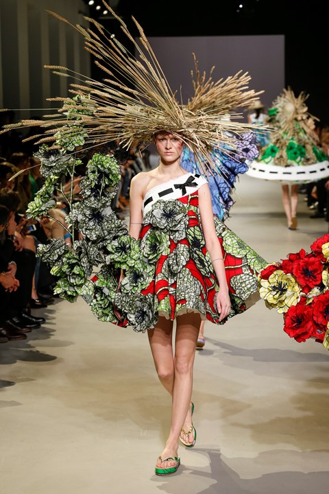 Viktor &amp; Rolf Van Gogh Girls collection, S/S15 Haute Couture