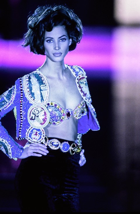 Iconic Versace Runway Looks From the 90's [PHOTOS] – Footwear News