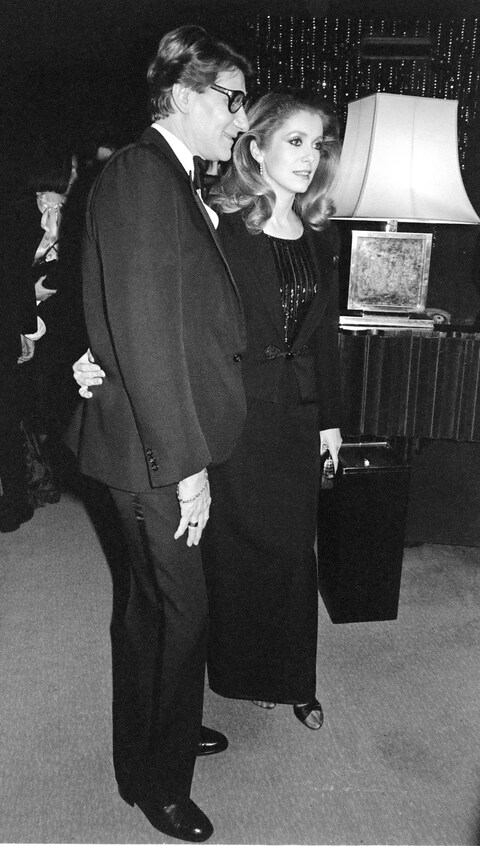 1982 Deneuve avec Yves YSL 20 ANS Lido Photo Jean-
