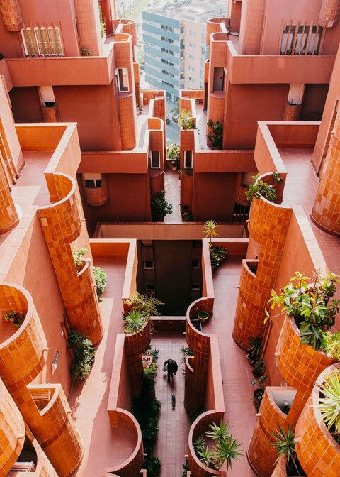 p205_PhotoSalvaLopezforMonocle_RicardoBofill_gesta